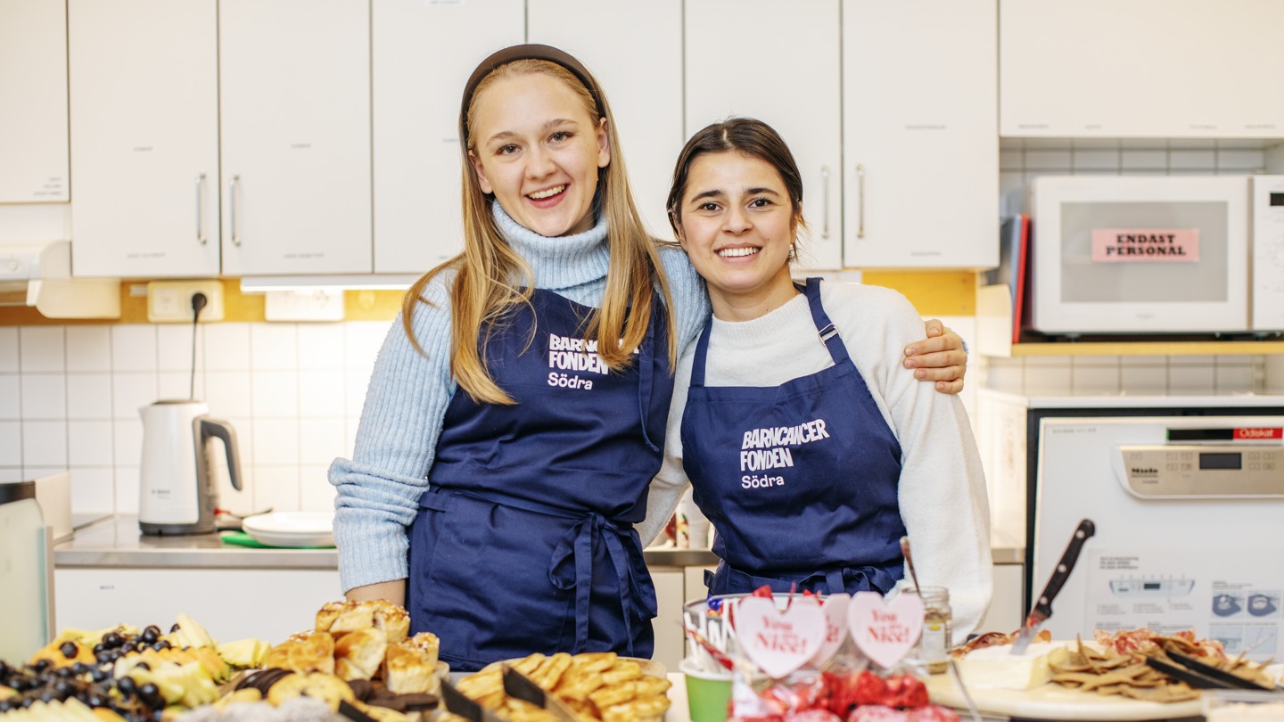 Emelie och Rafal volontärer på sjukhus
