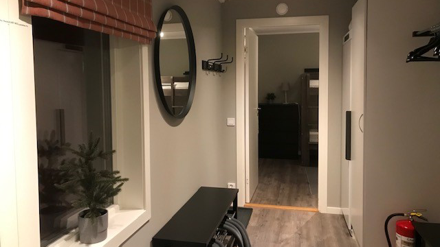 Hallen i lägenhet på Lindvallen
